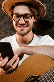 La lucha por mantener la concentración en medio de la hiperconexión digital es un desafío creciente que afecta tanto el aprendizaje como la pasión personal