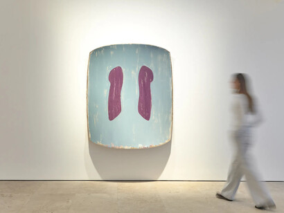 Ron Gorchov, Painter, sculptor, painter, exhibition view. Courtesy of Maruani Mercier