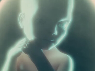 Racconta il misterioso rapporto tra l’evoluzione dell’uomo e un enigmatico monolito di origine extraterrestre