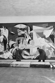 Pablo Picasso, " Guernica", Stedelijk Museum, 11 Luglio 1956 