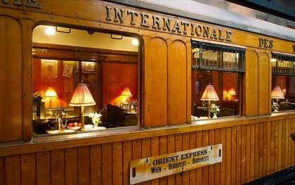 Carrozza ristorante in legno dell'Orient Express esposta nel Museo ferroviario di Utrecht, 1911