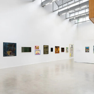 Vários artistas, 17º salão dos artistas sem galeria, vista da exposição. Cortesia de Zipper Galeria