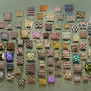 Claudia Alarcón & Silät, Hilulis ta llhaiematwek — Un coro de yicas [Um coro de yicas] (detalhe), 2024-25. Cortesia da MASP