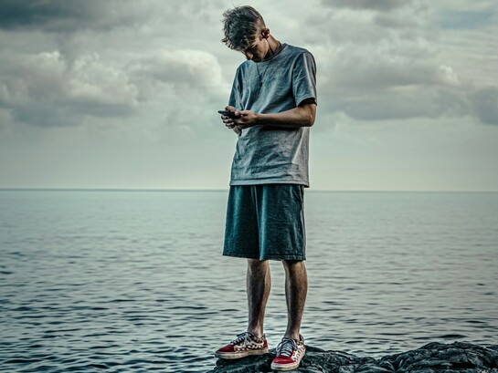 L’ADHD (Disturbo da Deficit di Attenzione e Iperattività) è una condizione neurobiologica che influisce su attenzione, impulsività e autocontrollo