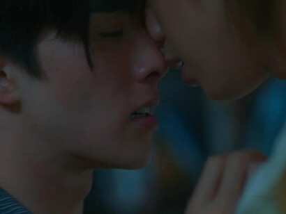 La lucha por la aceptación social y familiar atraviesa a los protagonistas, reflejando los desafíos reales que enfrentan las personas LGBTQ+ en contextos conservadores