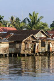 Case di Martapura, bagnate dal fiume omonimo