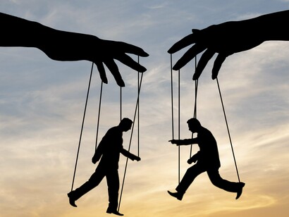 A guerra psicológica durante as eleições é uma ferramenta poderosa usada para influenciar o comportamento do eleitor, manipular a opinião pública e obter uma vantagem política. Isso envolve o uso estratégico de desinformação, com propaganda e táticas psicológicas para criar confusão, medo e dúvida entre o eleitorado