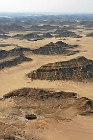 Vista aérea del pozo Barhout, Al-Mahra, Yemen