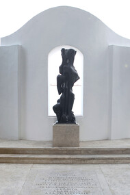 Mausoleo Zwobada, l'esedra con 'La Coppia'