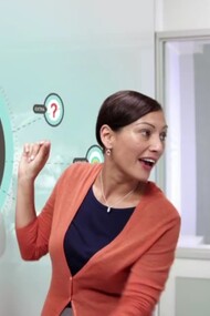 Professora em um quadro branco