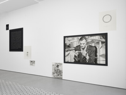 Karl Haendel, Blind faith, hope, Pandora’s box, messiahs, exhibition view. Courtesy of Wentrup