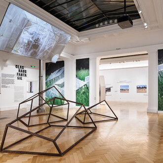 Friendsofart, Glasshouse fantasy, exhibition view. Courtesy of Francisco Carolinum Linz