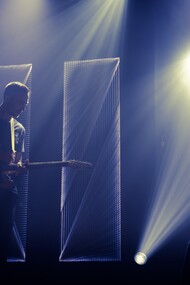 Show ao vivo em que a magia da música é criada ao tocar os acordes dos instrumentos