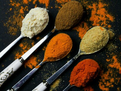 Six tastes in each meal: sweet, sour, salty, pungent, bitter, astringent. This creates satisfaction and balance