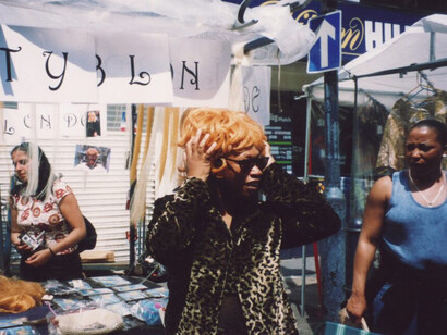 Joy Gregory, Stockwell siren from the series ‘Celebrity blonde’ (detail), 2001. Courtesy of Whitechapel Gallery 