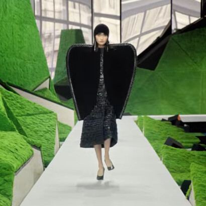 Qui un frame dal video della sfilata fatto da Fashion Channel