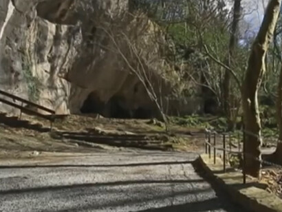A principios del siglo XVII, la Inquisición Española llevó a cabo un proceso contra la supuesta brujería en la región. Exterior de las cuevas de Zagarramurdi, Navarra, España