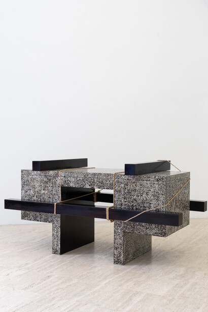 Anthea Hamilton, Soft you, vista della mostra. Per gentile concessione della Fondazione Memmo