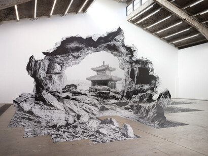 JR, 万花筒 (Kaleidoscope), exhibition view. Courtesy of Galleria Continua 