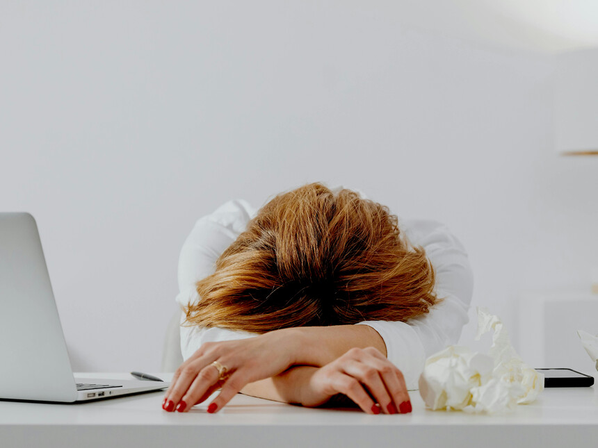 Sabotaged by the machine, the crisis of human writing