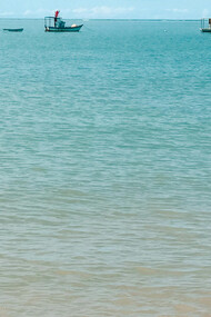 Banzo é mais que saudade; é um sentimento profundo de pertencimento que surge ao deixar Salvador. Cores, cheiros, sons e tradições que moldam a identidade soteropolitana e tornam o distanciamento doloroso