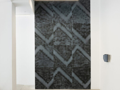 Juan López, Fuerza matriz, vista de exhibición. Cortesía de la Galería Juan Silió