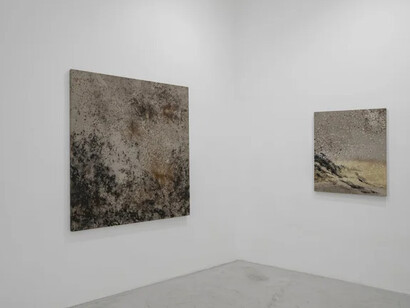 Marina Schroeder, Não se toca sem algum risco o íntimo das coisas, exhibition view. Courtesy of Aura Gallery