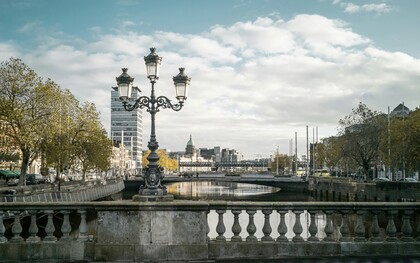 Moderna e cosmopolita, Dublino è un centro tecnologico europeo che non ha mai perso il suo calore umano e la sua anima irlandese. Dublino, Irlanda