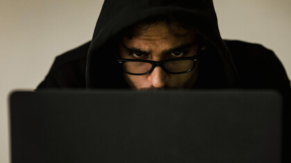 La creciente demanda de perfiles multitarea en marketing digital revela una crisis estructural que afecta tanto a profesionales como a empresas