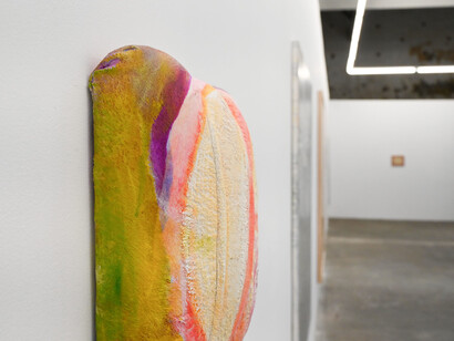 Various artists, Pintor convida pintor, exhibition view. Courtesy of Kubikgallery