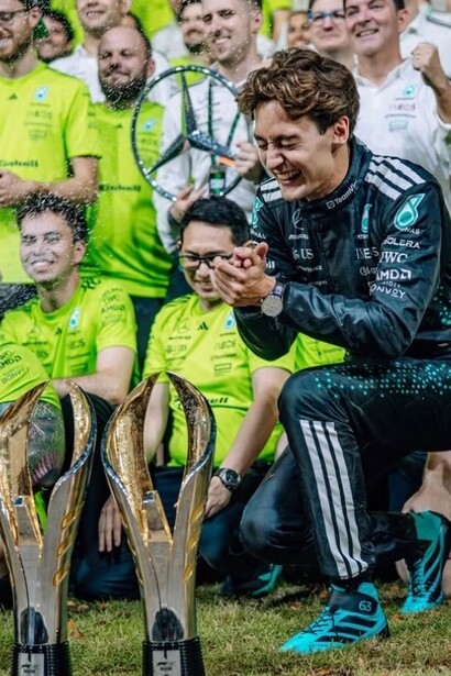 George Russell ha trionfato al Gran Premio di Singapore 2025 partendo dalla pole position e dettando il passo fino alla bandiera a scacchi