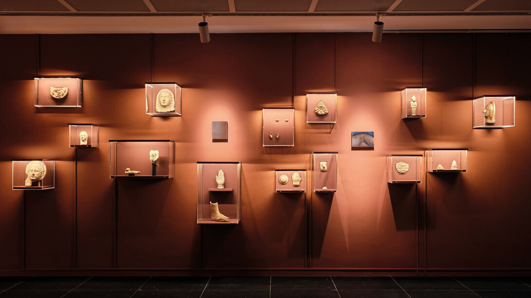 Verschiedene künstler, Anatomie der fragilität – Körperbilder in kunst und wissenschaft, ausstellungsansicht. Mit freundlicher genehmigung des Frankfurter Kunstvereins