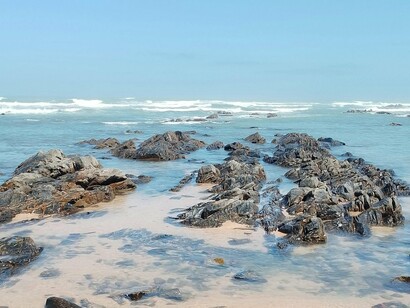 Praia em Casablanca, Marrocos. O Marrocos tem uma aura mística que perdura até hoje e que me impactou desde o primeiro instante. Eu cheguei de barco, no porto de Safi, distante de Marraquexe cerca de 210 km, e já no porto percebi que algo de muito esplendoroso estava por vir