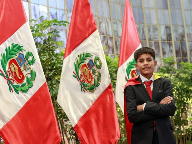 Cliver Huamán Sánchez fue recibido por el presidente de Perú tras la viralización de su stream narrando la final de la Copa Libertadores desde lo alto de un cerro