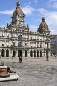 A Coruña. El Ayuntamiento en la Plaza de María Pita