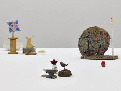 C. Mae Bloom, Moments before seconds after, exhibition view. Courtesy of The Sunday Painter 