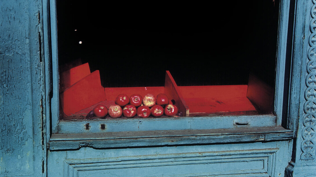 Harry Callahan, Chicago, c. 1951, printed 1980-9, Photograph, colour, dye transfer, on paper, 336.6 x 222.3 mm, Lent by the American Fund for the Tate Gallery 2012, © The Estate of Harry Callahan; courtesy Pace/MacGill Gallery, New York