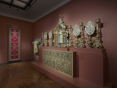 To the holy sepulcher: treasures from the Terra Sancta Museum, exhibition view. Courtesy of the Frick Collection