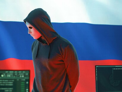 A chave para a descoberta de Cherkasov (que tentou obter um estágio no Tribunal Penal Internacional em Haia) foi uma investigação das autoridades holandesas. A Holanda, que tem uma parceria próxima com os serviços de inteligência de outros países, foi crucial na identificação e rastreamento de Cherkasov, que tinha um passaporte brasileiro falso e estava tentando se infiltrar em uma posição estratégica