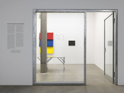 Charlotte Posenenske, From surface to space. Gesture, structure, and material, exhibition view. Courtesy of Mehdi Chouakri Gallery