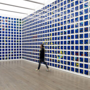 Gregor Hildebrandt, Blau im gedächtnis (Blue in memoriam), exhibition view. Courtesy of Perrotin 