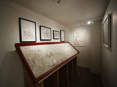 Louis Pohl Koseda, Surreal estates, exhibition view. Courtesy of Upsilon Gallery
