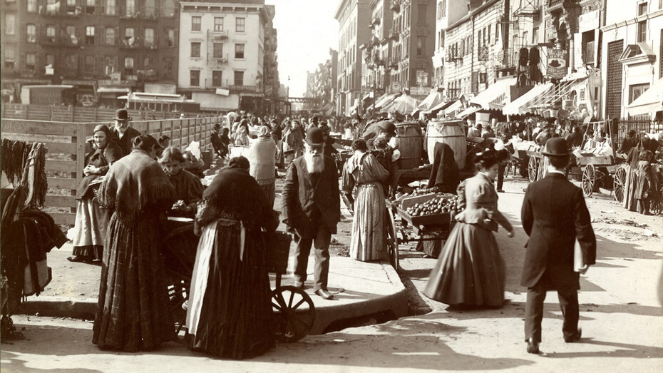 Unidentified photographer, Hester street, West from the Southwest corner of Norfolk Street, New York City, ca. 1898. Courtesy of the New York Historical