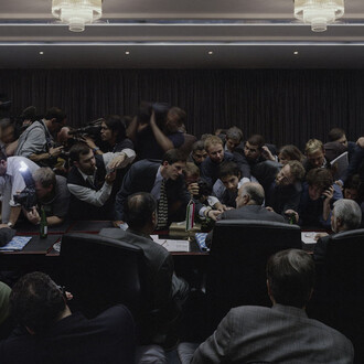 Luc Delahaye, 132nd ordinary meeting of the conference, 2004 © Avec l'aimable autorisation de Luc Delahaye et de la galerie Nathalie Obadia, Paris / Bruxelles