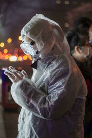 El personal sanitario, la primera línea de choque contra el virus