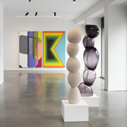 Tobias Rehberger, Muchos se avergüenzan de su cuerpo, muy pocos se avergüenzan de su mente, vista de exhibición. Cortesía de Pedro Cera 