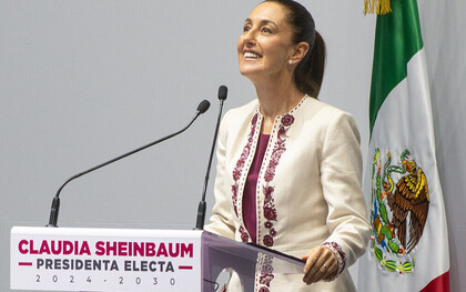 Claudia Sheinbaum lors de l'événement qu'elle a organisé au Théâtre Métropolitain de la capitale mexicaine pour célébrer sa nomination définitive à la présidence du Mexique