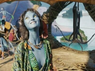 Era a história do jovem cantor judeu preso entre as tradições religiosas e o sonho de tornar-se um cantor de jazz. Um estrondoso sucesso na época, que levou todos os estúdios a correrem atrás de produzirem filmes falados. É um período magistralmente bem retratado no filme “Cantando na Chuva” (Singin´ in the Rain) de 1952