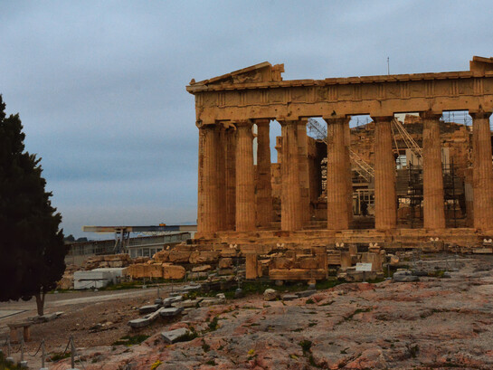 El Partenón está considerado un símbolo perdurable de la antigua Grecia, la democracia ateniense y la civilización occidental y uno de los monumentos culturales más importantes...