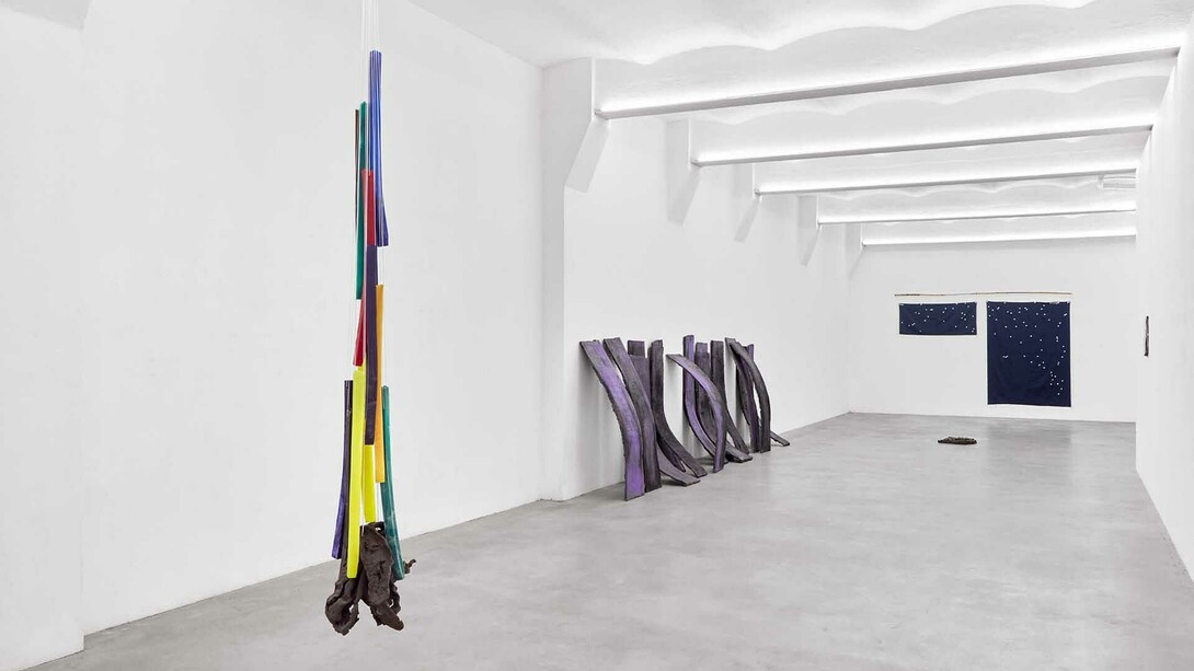 Esther Kläs, Fitting, what, veduta della mostra. Cortesia di SpazioA